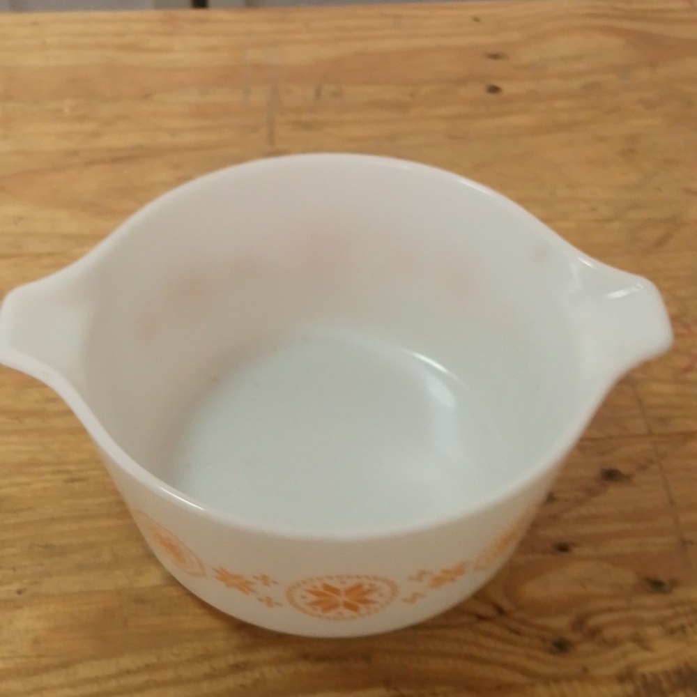 Vintage Pyrex 1.5 Qt Town and Country Casserole Dish - Picture 3 of 5